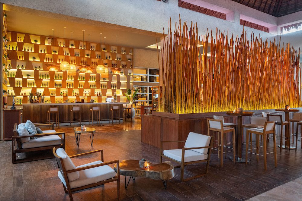 Paradisus La Perla en Playa del Carmen: bar en el lobby