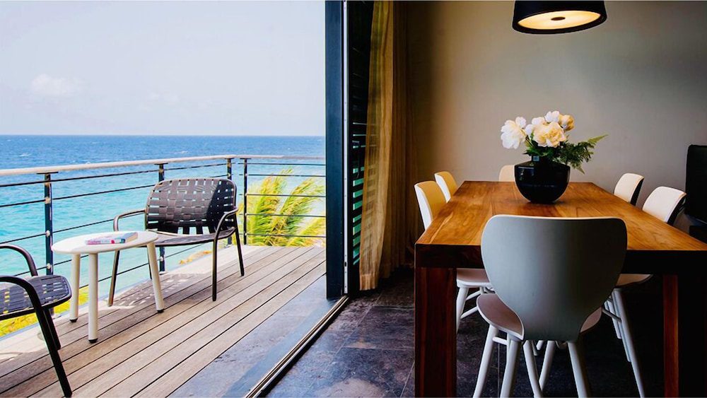 Pietermaai Boutique Hotel en Curazao: balcón con vista al mar
