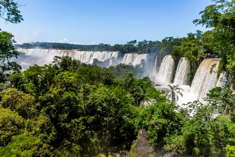 Cataratas del Iguazú, principal atractivo de Puerto Iguazú, Argentina