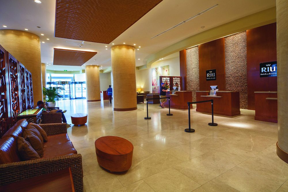 Riu Palace Antillas en Aruba: sala de estar del lobby