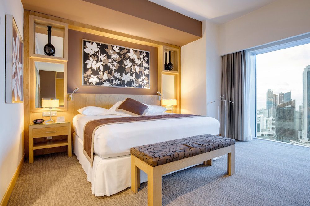 Riu Plaza Panamá en Panamá: habitación con vista a la ciudad