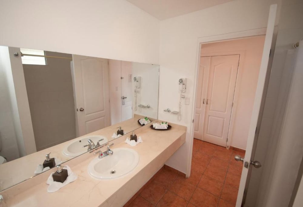Royal Decameron Salinitas en Acajutla: lavabo en el baño
