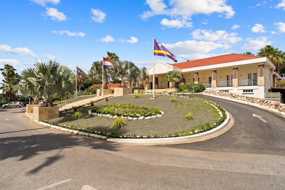 Sonesta Hotels & Resorts Livingstone Curacao en Curazao: entrada principal y jardín