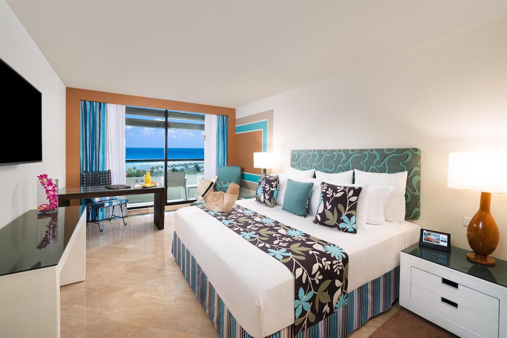 The Pyramid at Grand Oasis en Cancún: habitación
