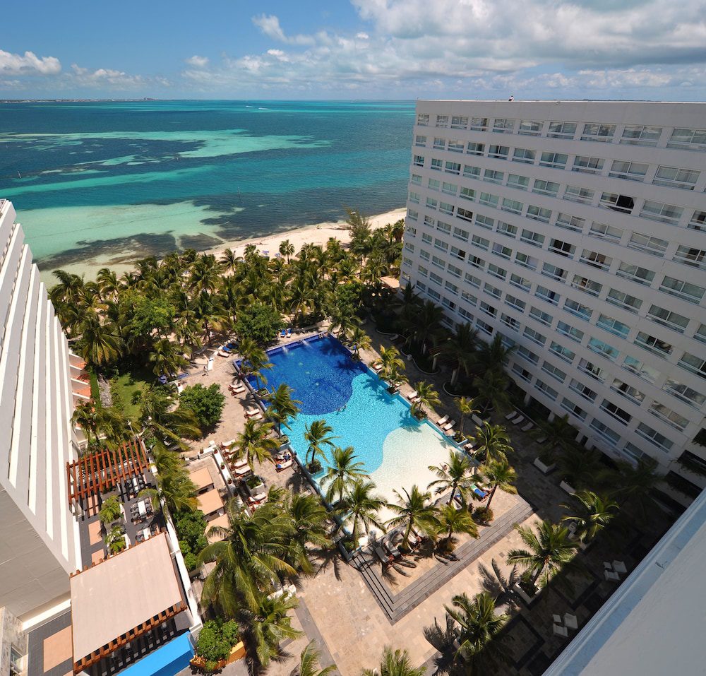 The Sens Cancún: piscina