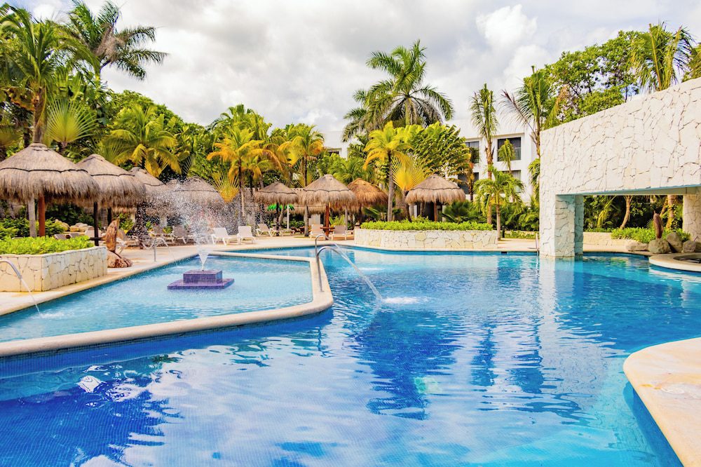 The Sens Riviera by Oasis en Akumal: piscina al aire libre