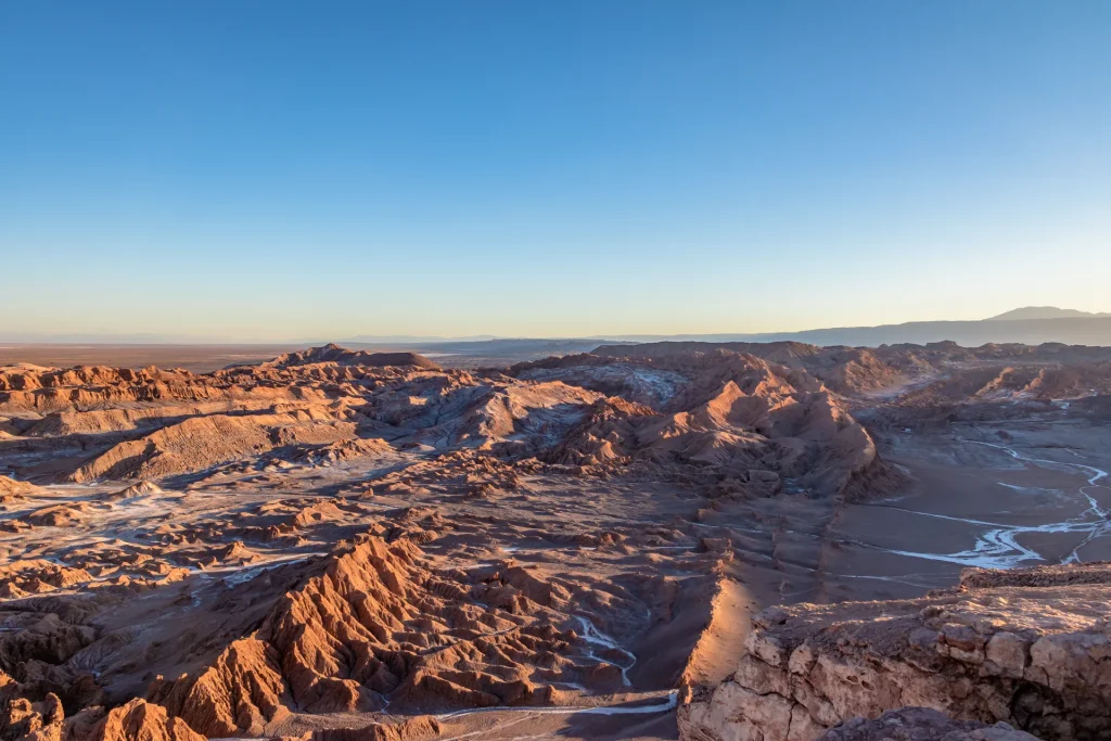 Valle de la Muerte al atardecer en el desierto de Atacama, Chile