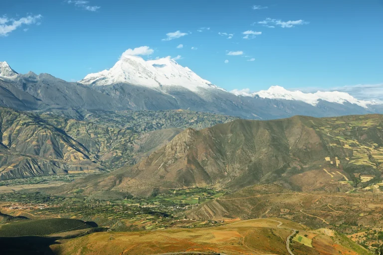 Nevado Huascarán en la Cordillera Blanca, Áncash, Perú