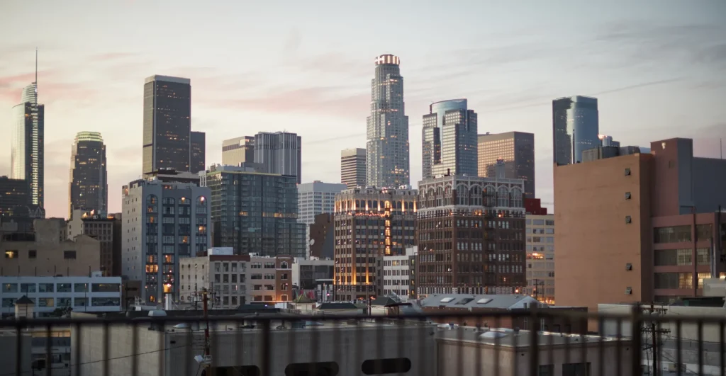 Rascacielos del centro de Los Ángeles al atardecer, California, Estados Unidos