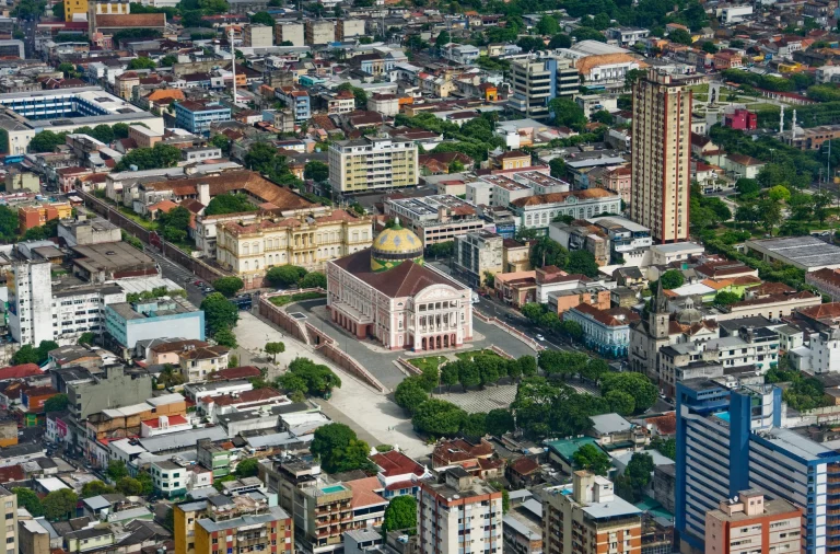 Vista aérea del Teatro Amazonas en Manaus, Brasil