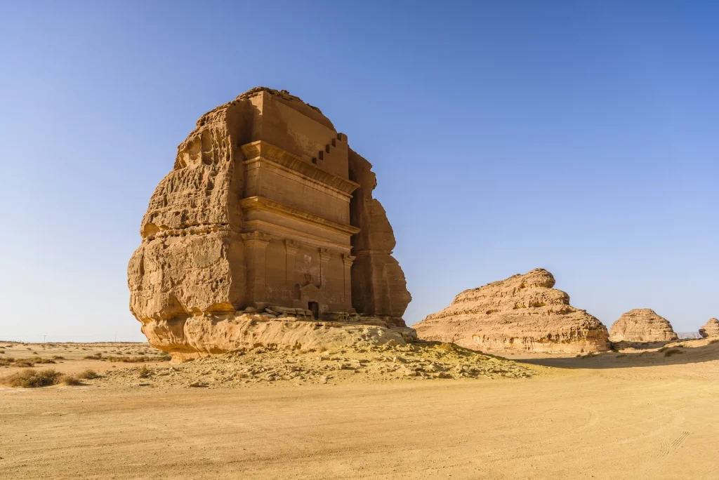 Tumbas nabateas talladas en roca en Hegra (Mada'in Salih), AlUla, Arabia Saudita