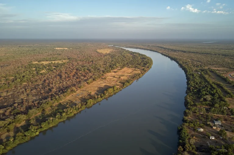 Río Gambia a su paso por Janjanbureh, Gambia