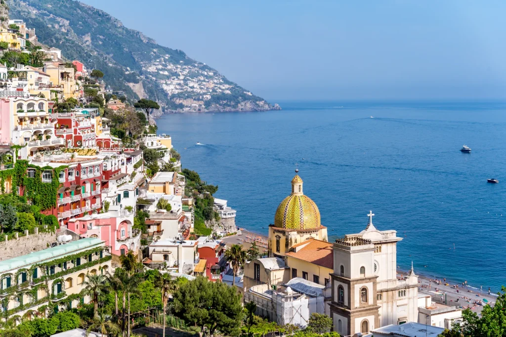 Pueblo de Positano en la Costa Amalfitana, Italia