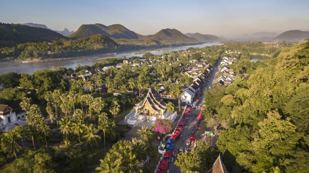 Vista aérea de Luang Prabang, ciudad Patrimonio de la Humanidad en Laos