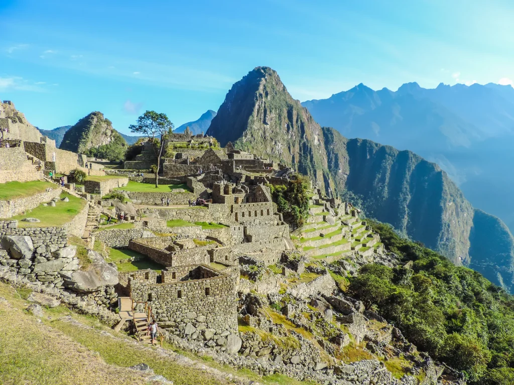 Ciudadela inca de Machu Picchu al amanecer, Perú