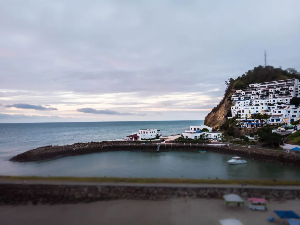 Resort Casa Blanca junto al mar en Same, costa de Esmeraldas, Ecuador