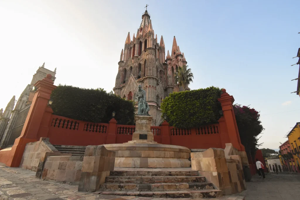 Parroquia de San Miguel Arcángel de estilo neogótico en San Miguel de Allende, México