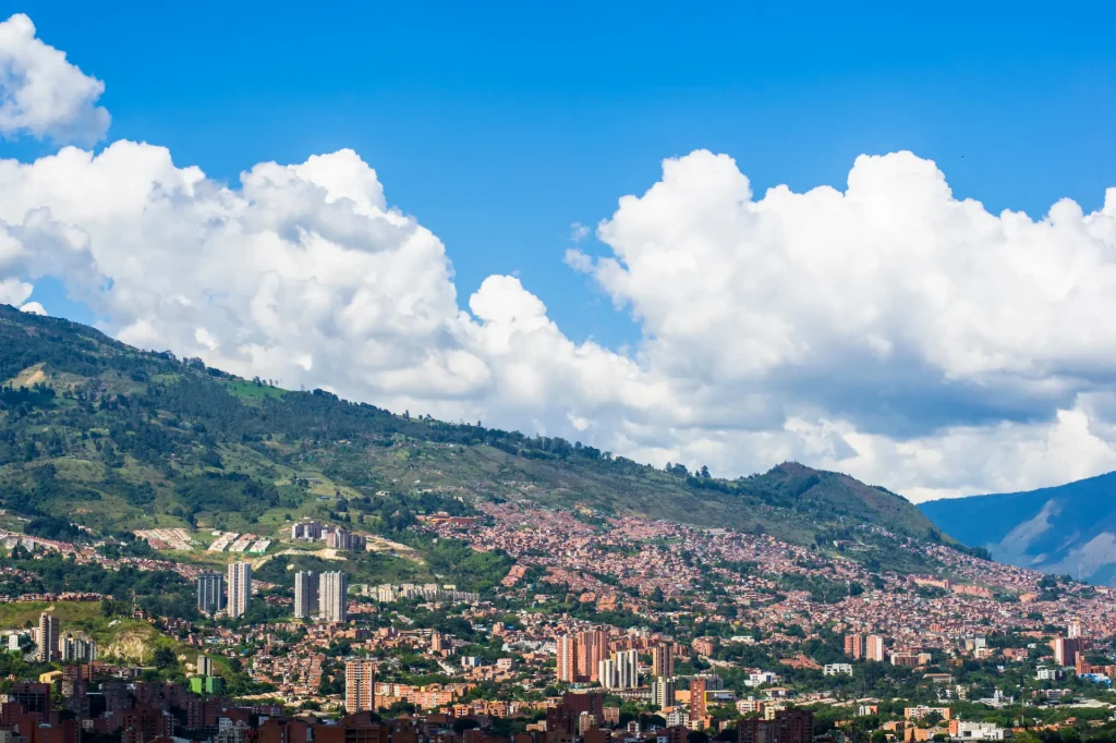 Vista panorámica de Medellín y el valle de Aburrá